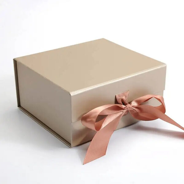Collapsible Gift Box With Ribbon